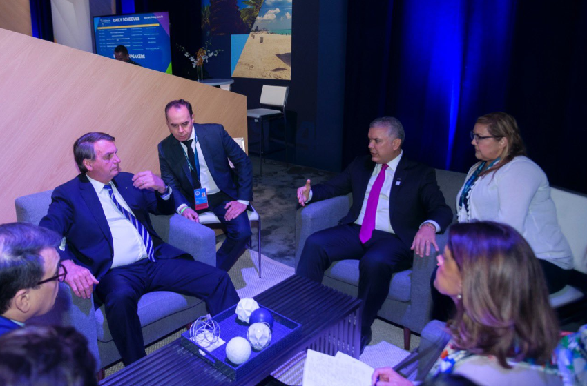 Twitter: @IvanDuque Presidente Duque en runión con el Presidente de Brasil.