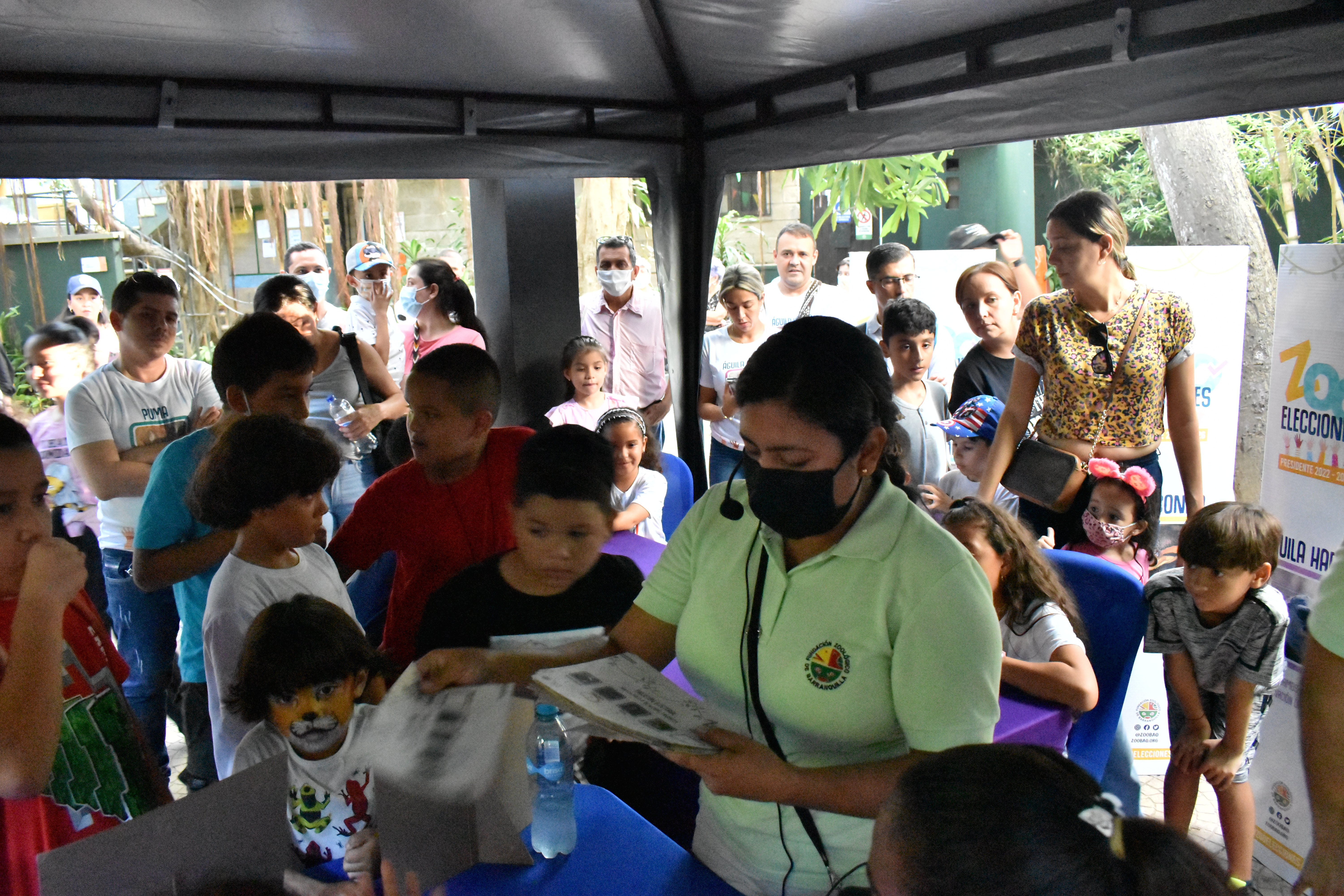 Zoo de Barranquilla Conteo de votos en la primera vuelta presidencial del Zoo de Barranquilla.