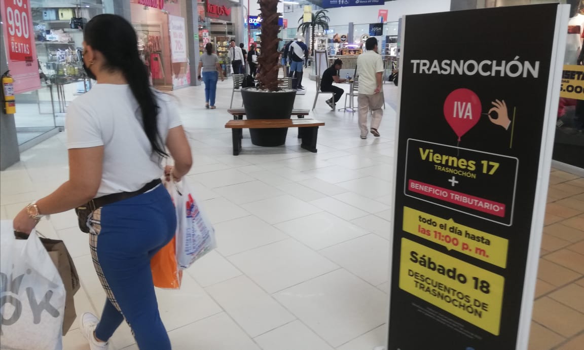 ¿Compran más las mujeres o los hombres? el debate está abierto