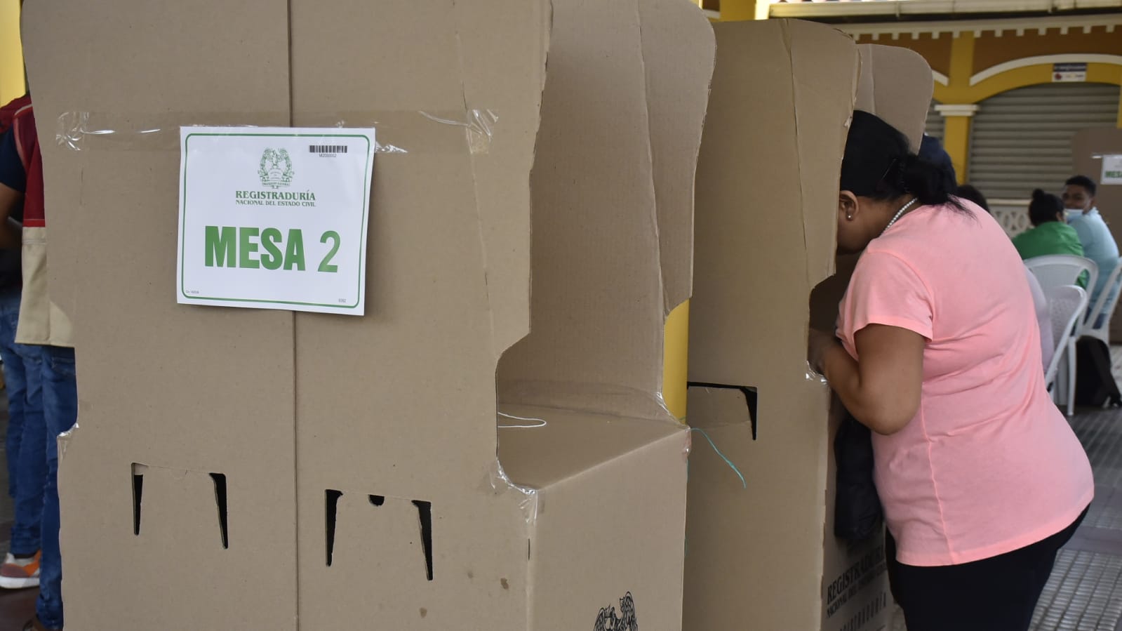 Esta señora también madrugó a votar