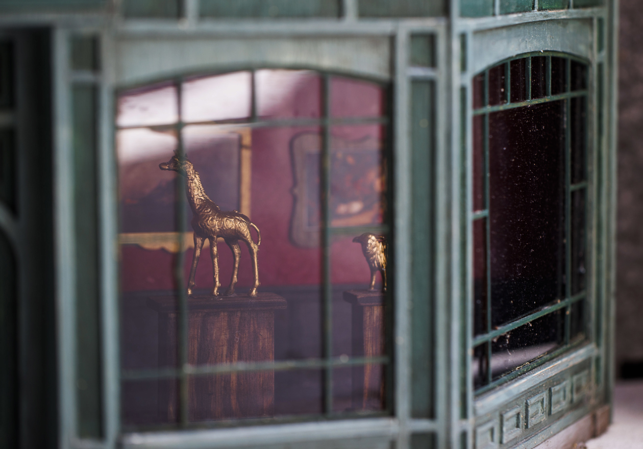 Librería en miniatura.