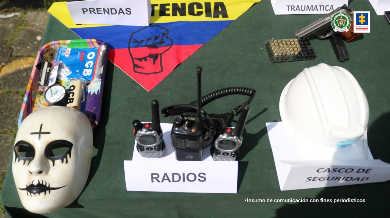 Fiscalia.gov.co Elementos incautados a los capturados, presuntamente de la Primera Línea