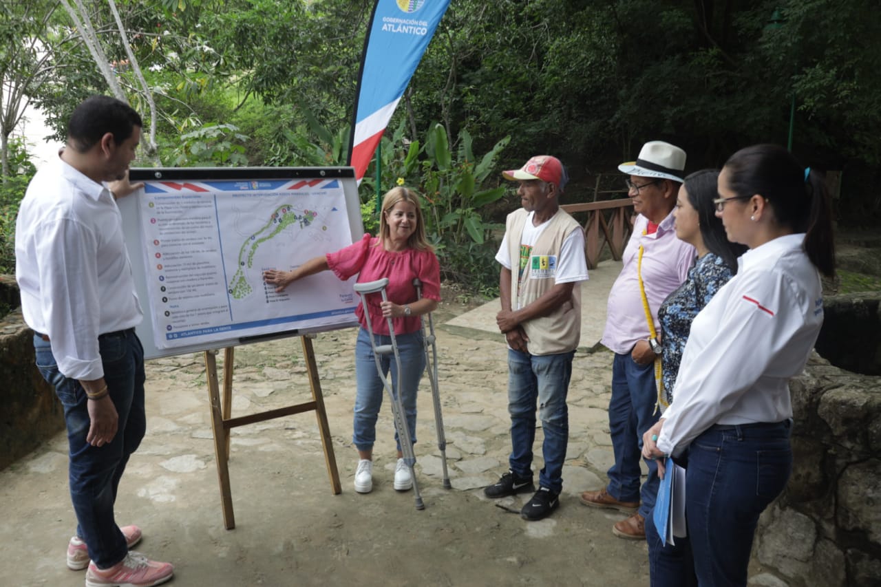 Gobernadora Elsa Noguera en su visita a Usiacurí. 