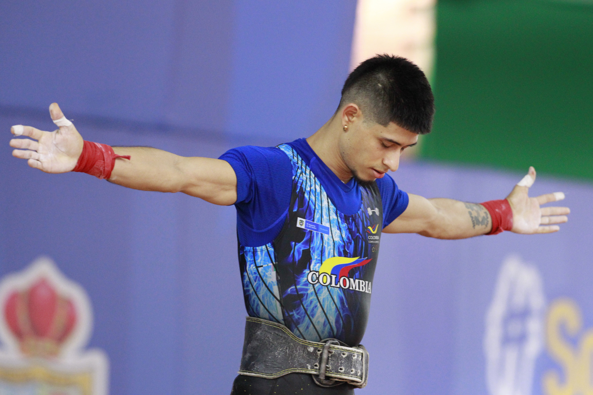 Miguel Ángel Suárez de Colombia 61kg en arranque masculino 55kg.
