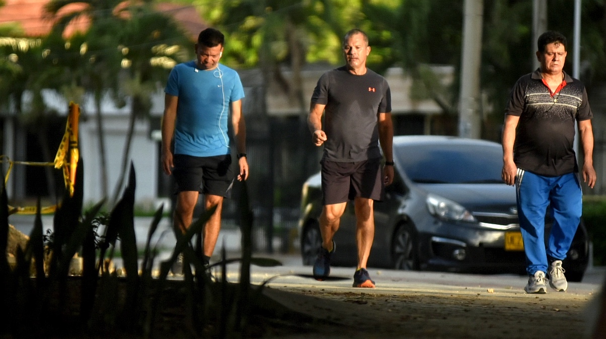 Caminata de un grupo de ciudadanos.