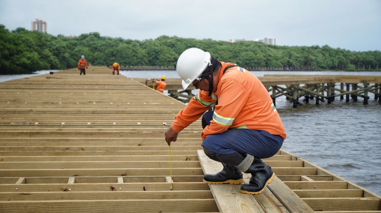 Trabajador de la obra. 