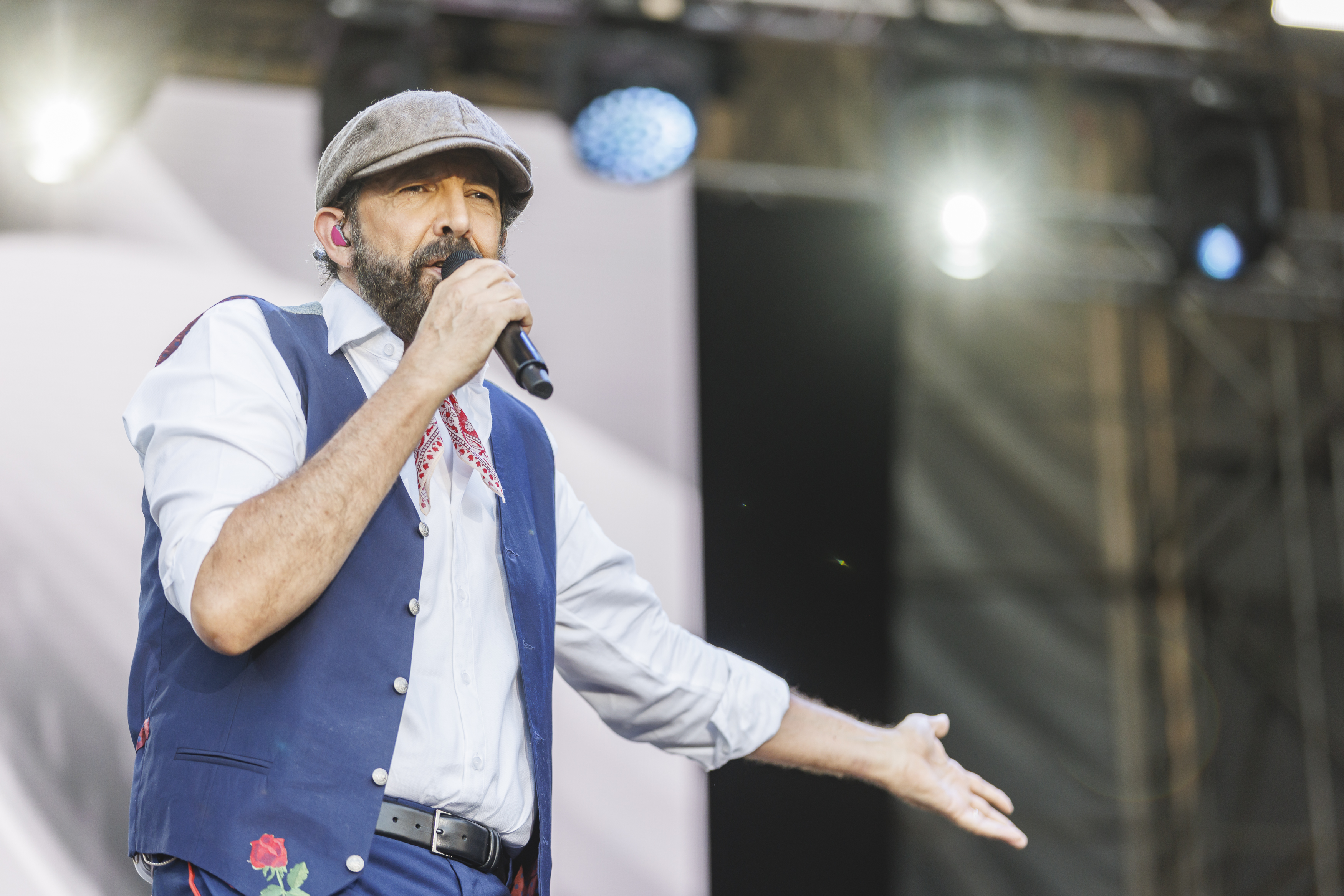 Juan Luis Guerra.