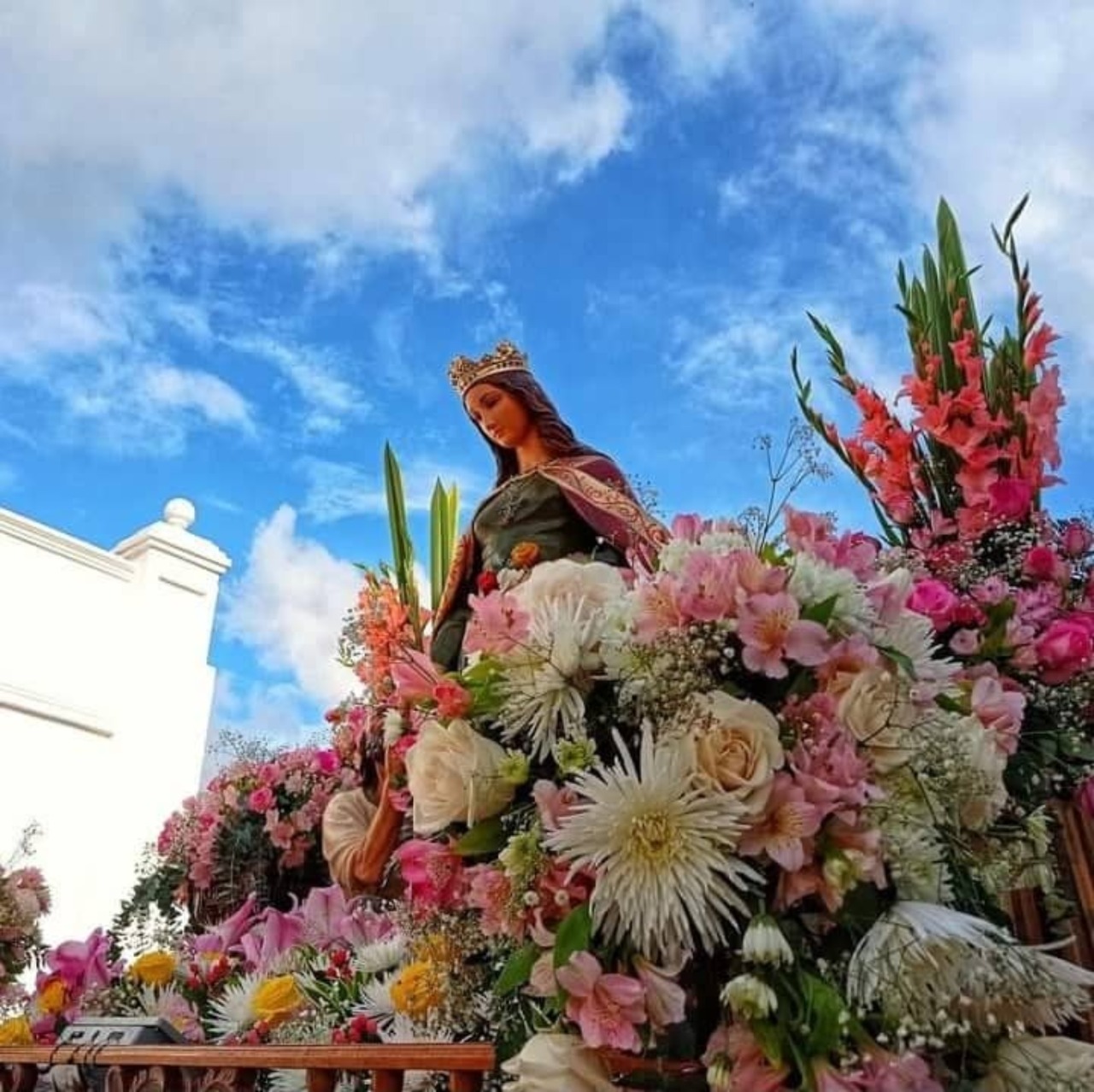 Santa Isabel de Portugal es su peregrinar por las principales calles del corregimiento de Salgar.