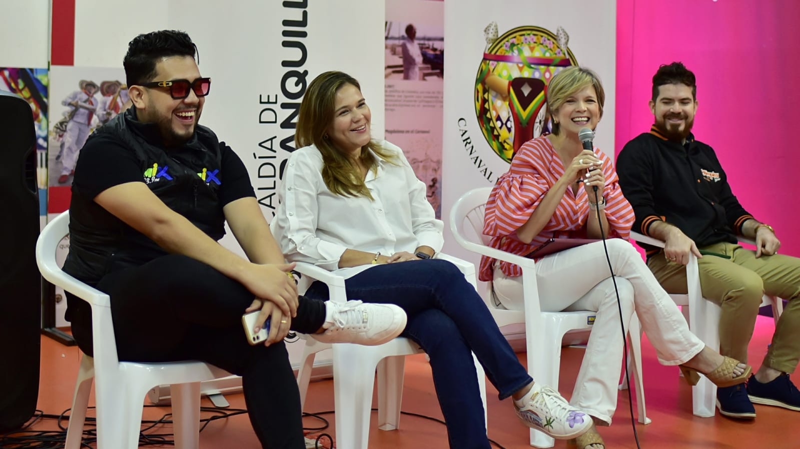 Intervención de la gerente de Carnaval S.A. durante la rueda de prensa.