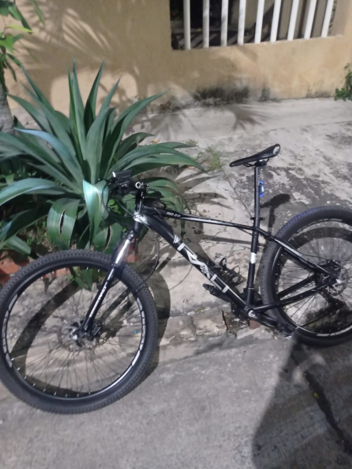 Así quedó una de las bicicletas tras el hecho. 