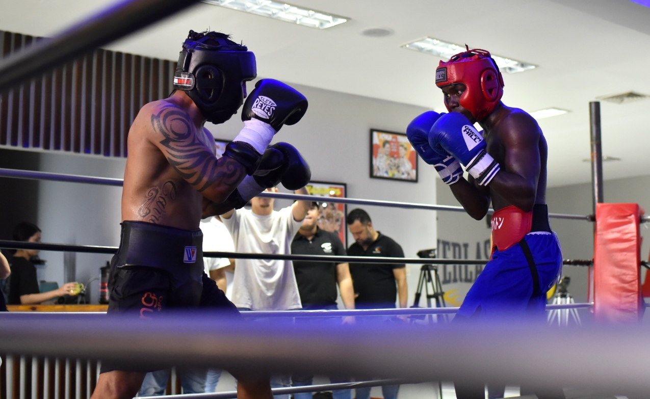 Momentos de la sesión de entrenamiento entre Carrillo y Martínez. 