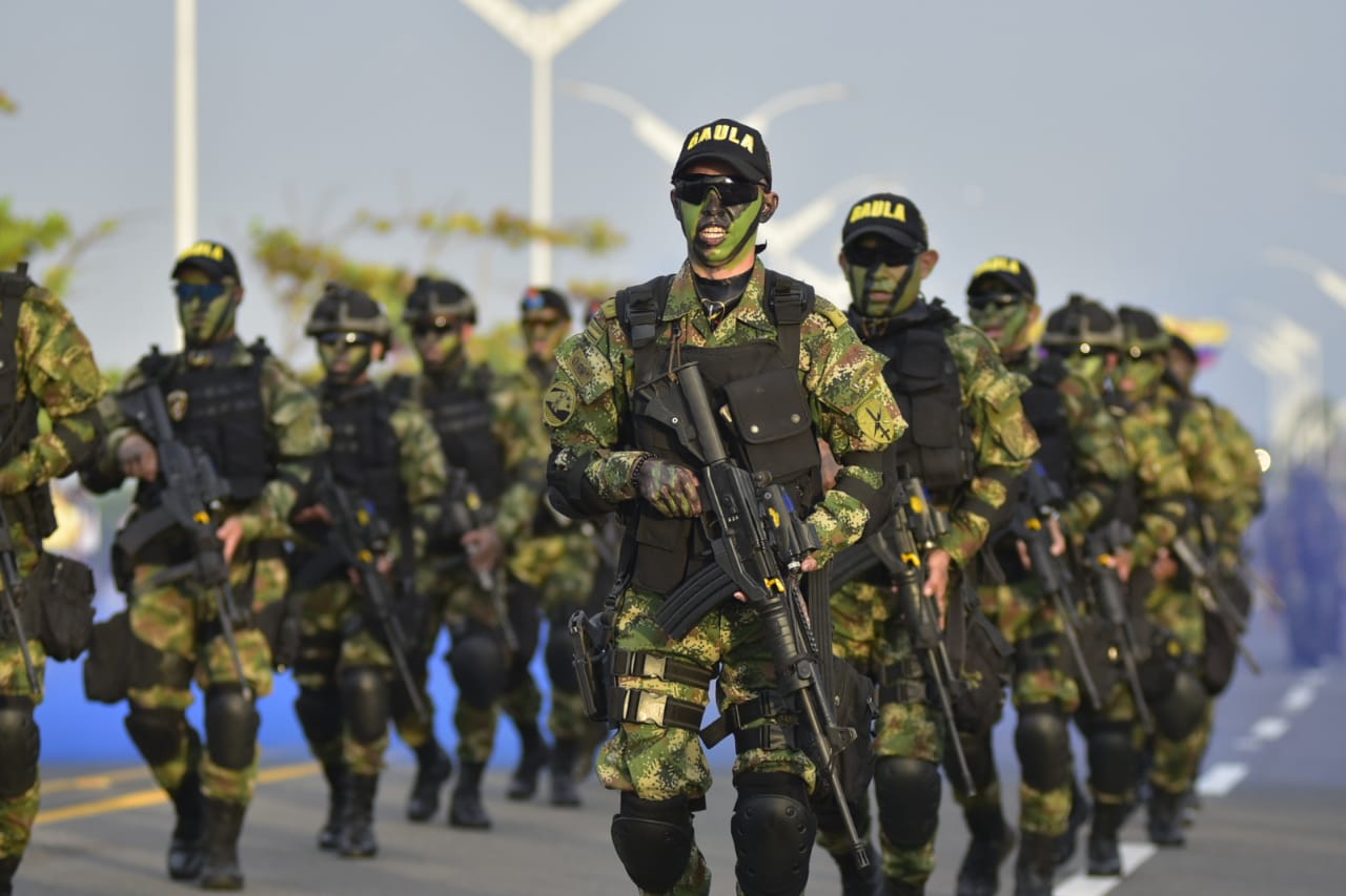 Barranquilla celebró el Día de la Independencia con imponente desfile militar en el Malecón del Río.