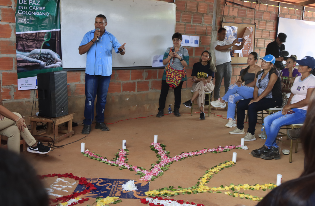 Acto de entrega y socialización del Informe Final de la Comisión de la Verdad que se realizó ante firmantes del Acuerdo de Paz con la guerrilla de las Farc y víctimas en el espacio territorial de Tierra Grata en San José de Oriente, población cercana a Valledupar.
