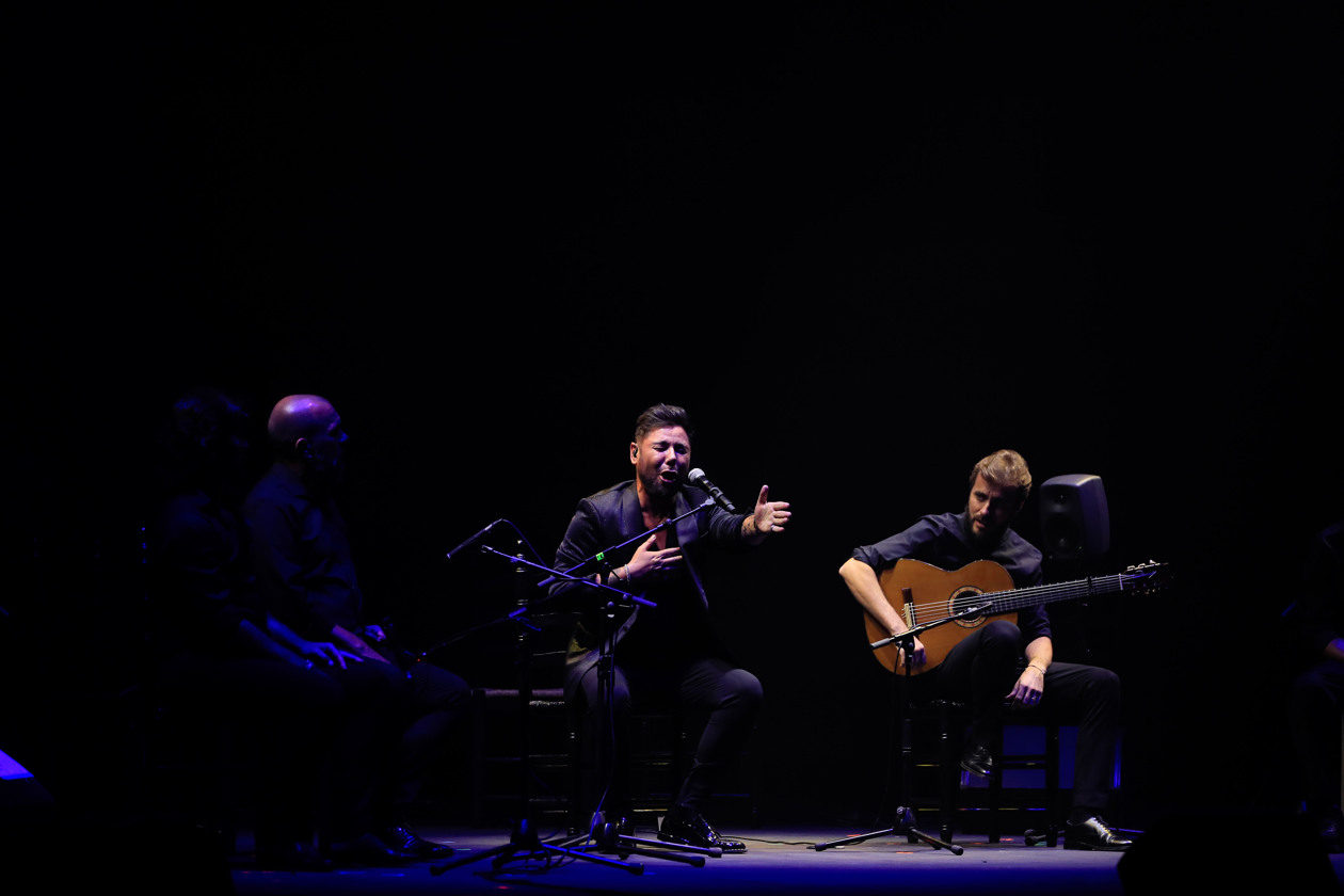 El famoso guitarrista Paco de Lucia fue homenajeado en el Teatro Real de Madrid.
