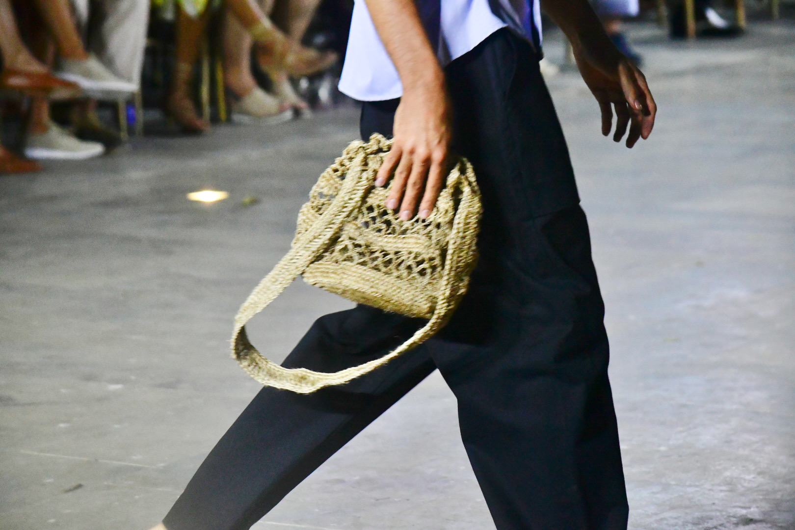 Las mochilas de las artesanas del Atlántico en el desfile de Ixel Moda.