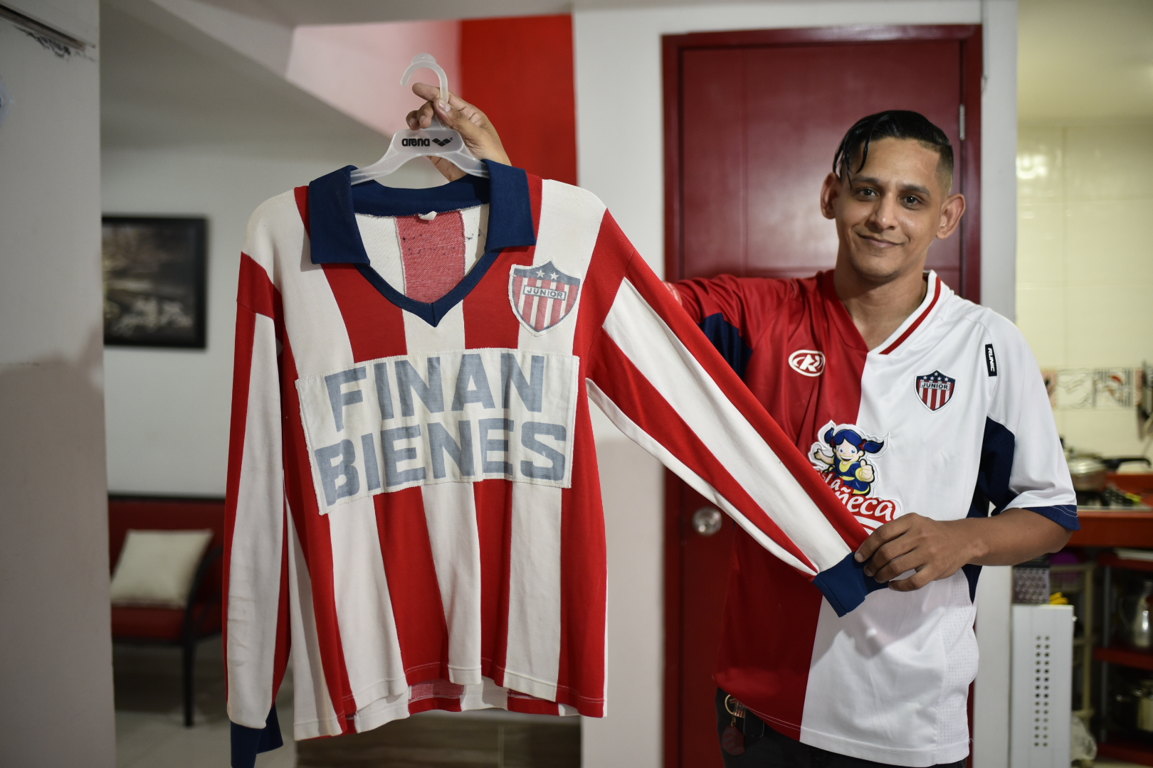 Camiseta original de 1981 que perteneció a Juan Miguel Tutino. 