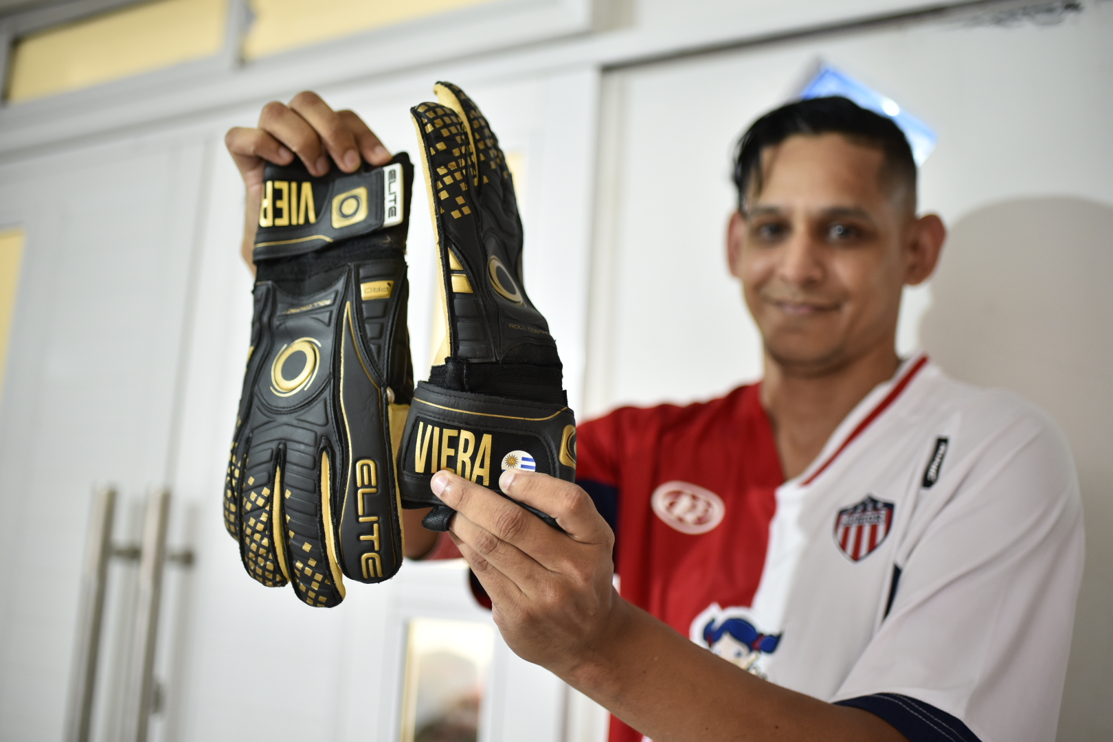 Guantes del arquero Sebastián Viera. 