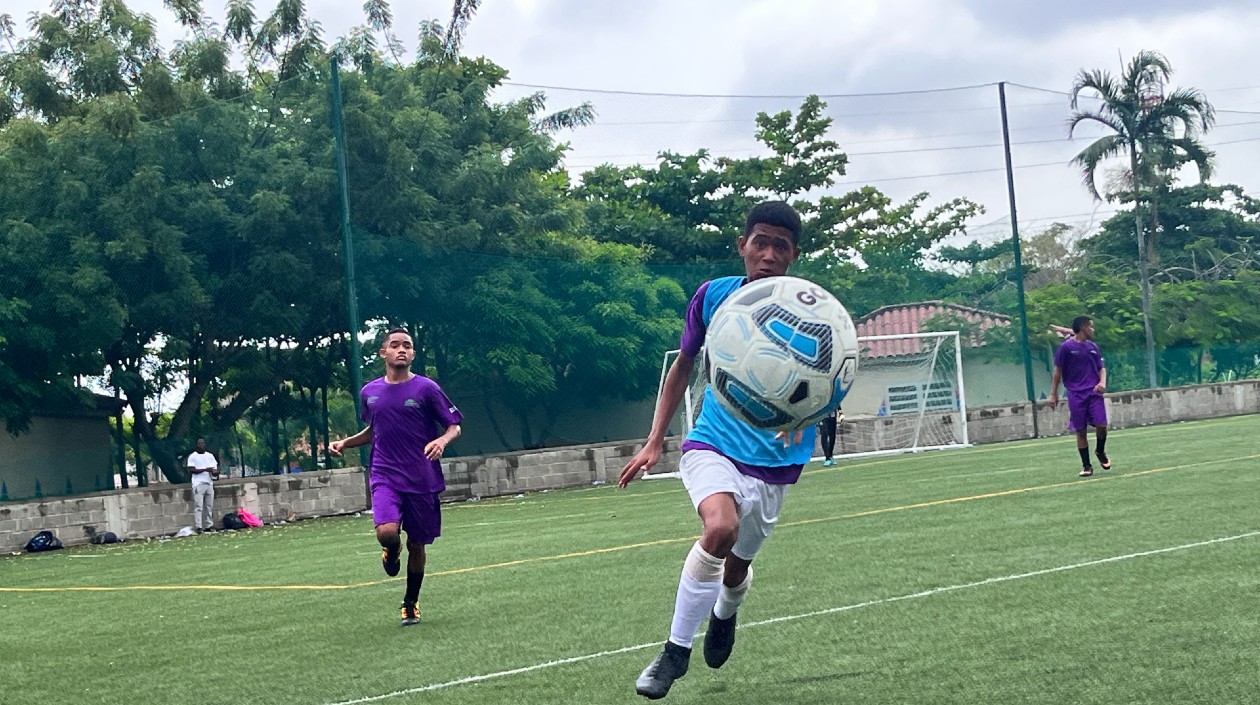 Acciones del torneo de fútbol. 