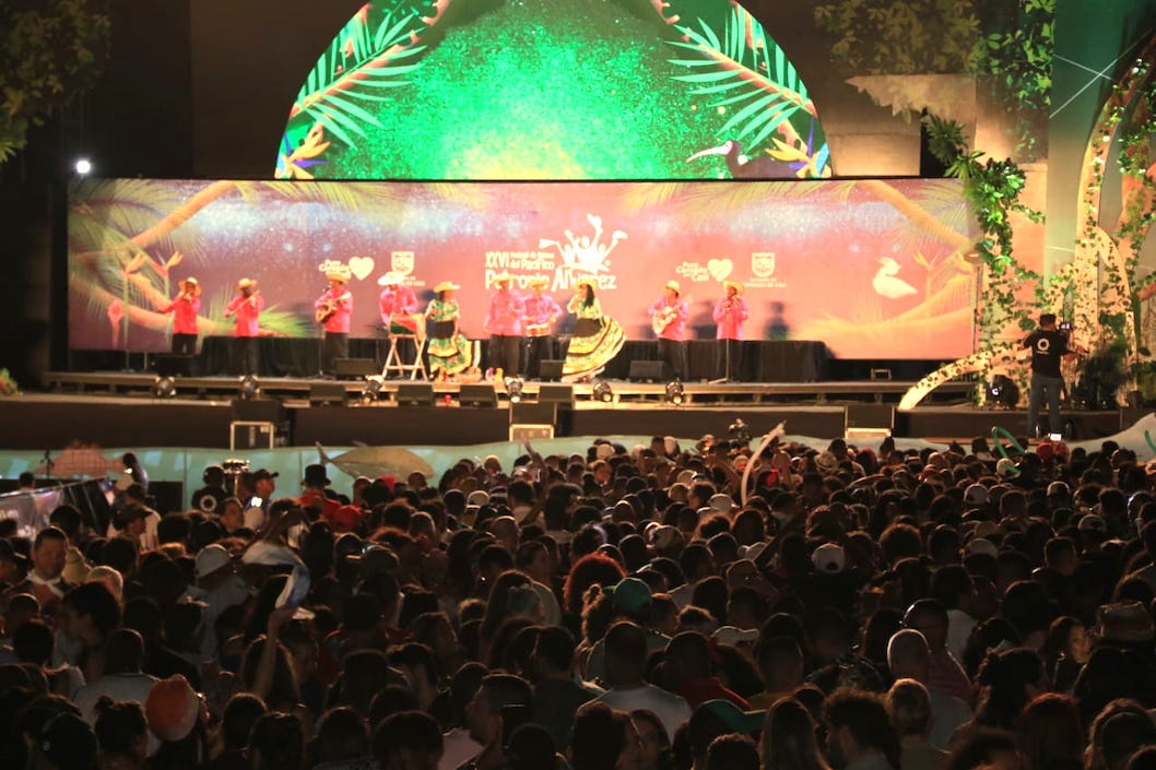 Presentación de artistas en el festival.