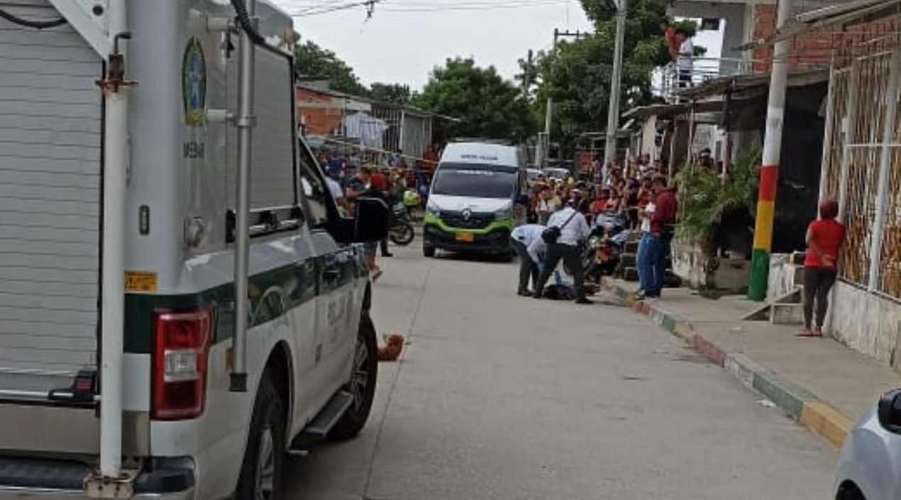 Zonacero.com. La Sijin cuando realizaba la inspección de los cuerpos en el lugar de los hechos.