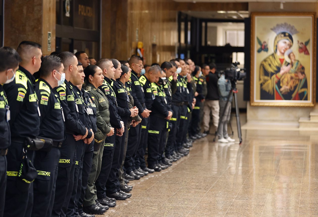 Homenaje a policías masacrados en Huila