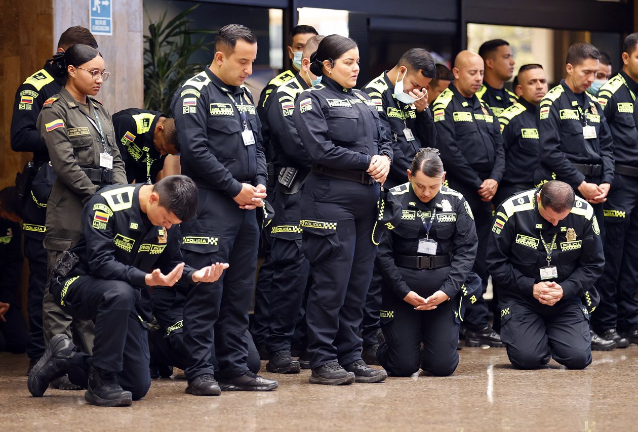 Homenaje a policías masacrados en Huila