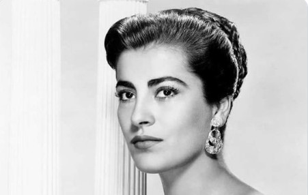 Irene Papas protagonizó al menos 70 películas.