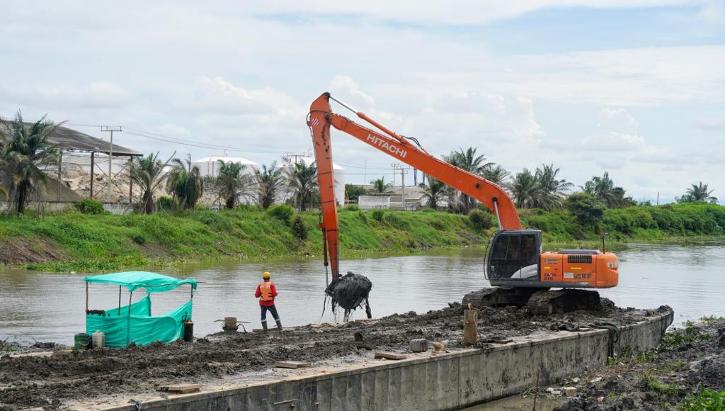 Los trabajos en el caño.