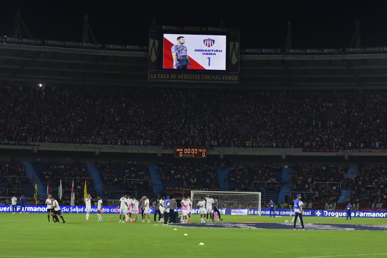 Calentamiento de equipos previo al partido.