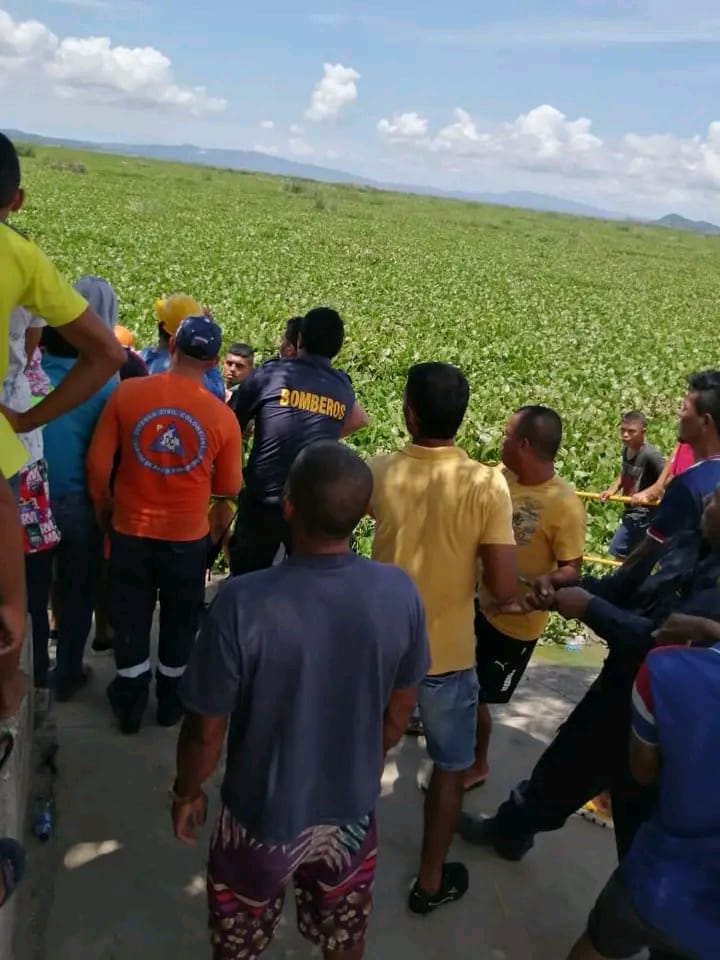 Rescate de pescadores atrapados en tarulla