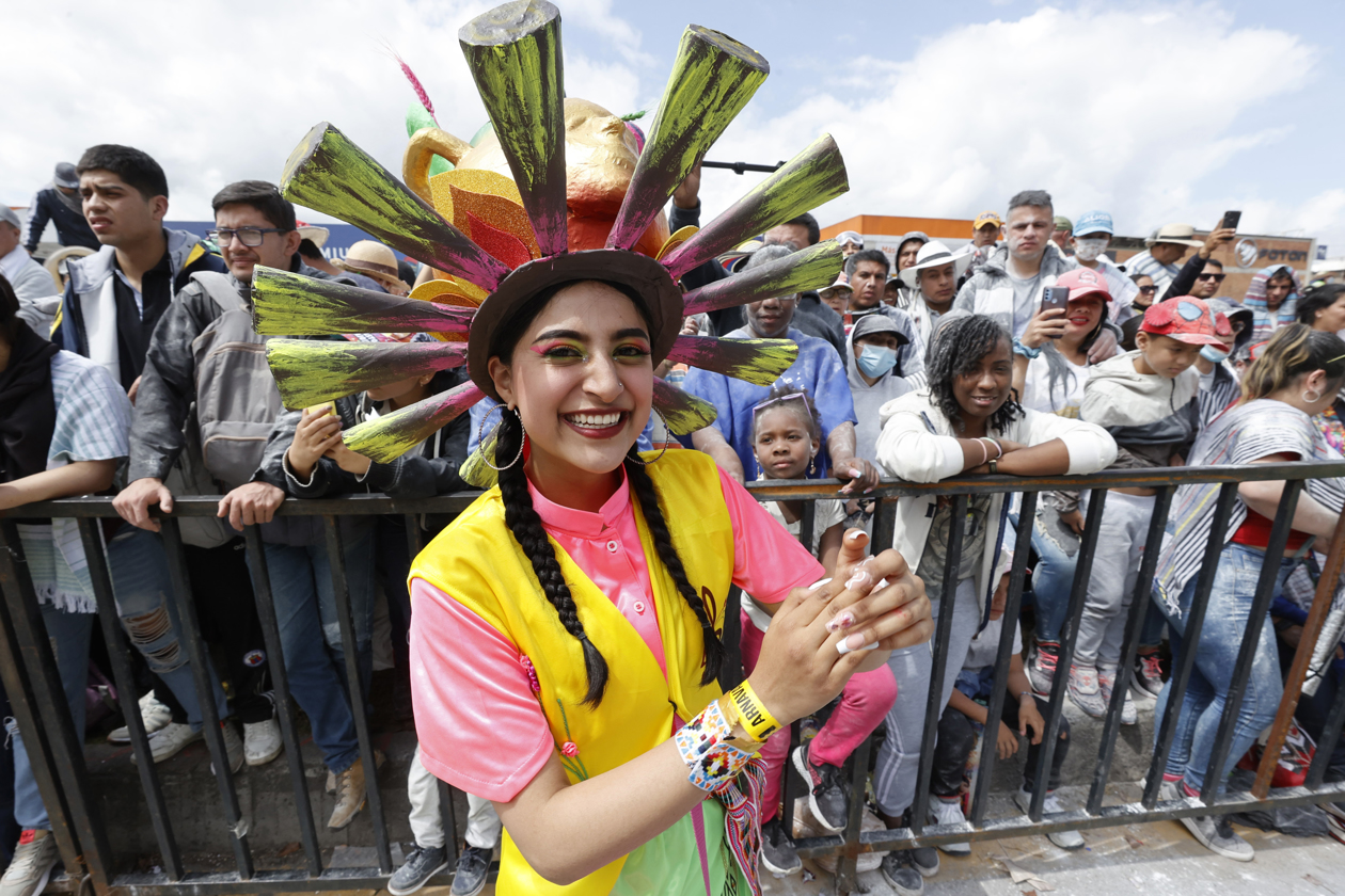  Artistas recorren las calles de Pasto en el tradicional Desfile Magno.