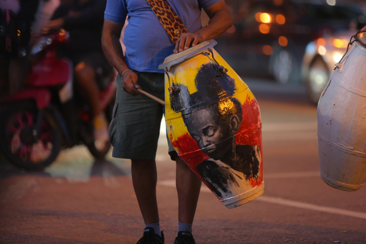 Ensayo para las Llamadas de San Baltasar, desfile tradicional del carnaval uruguayo.