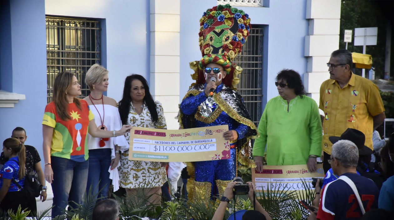 Izada de bandera del Carnaval de Barranquilla 2023.