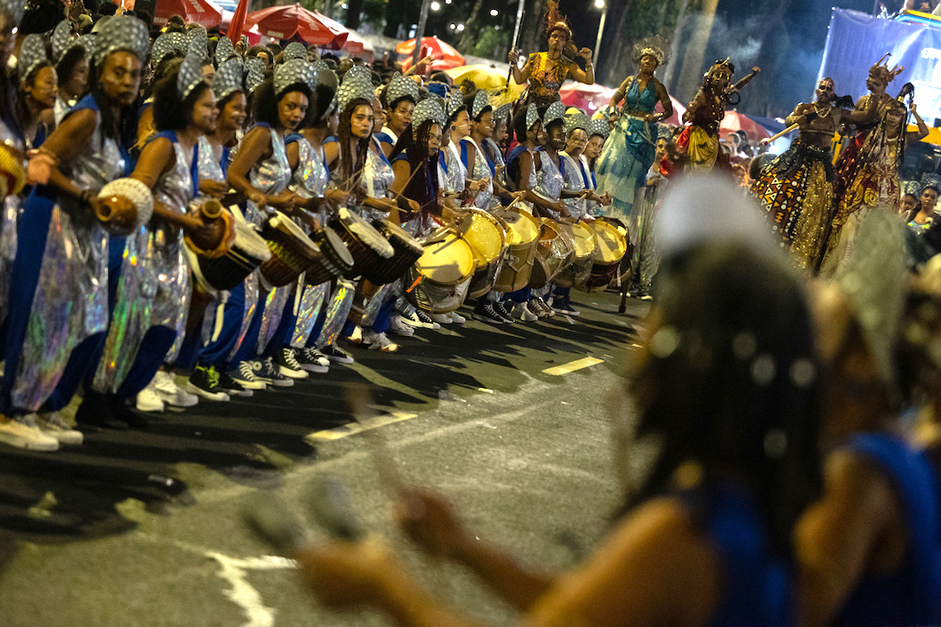 Desfile de apertura del Carnaval en Brasil.