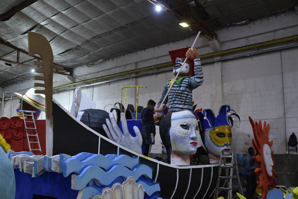 Carroza que desfilará en la Batalla de Flores. 