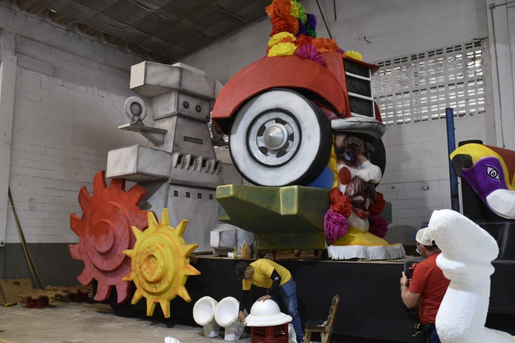 Carroza que desfilará en la Batalla de Flores. 