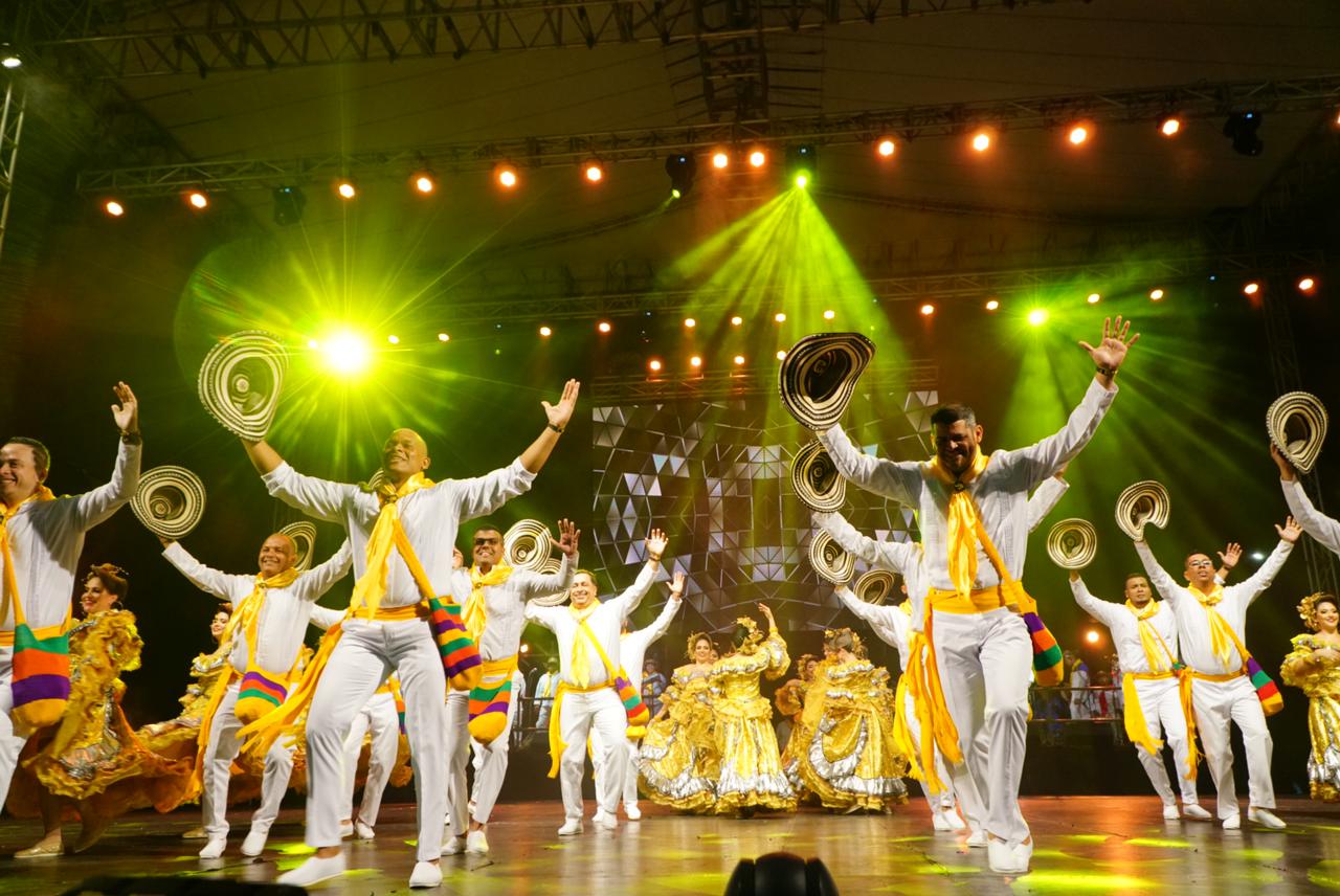 Cumbión de Oro en la Fiesta de Danzas y Cumbias.