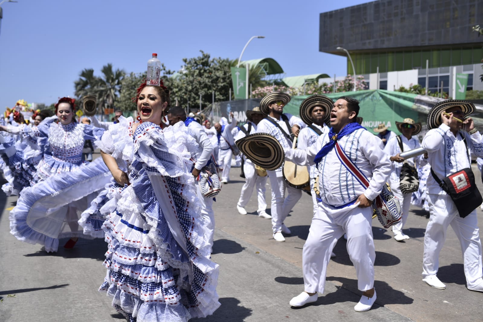 Comparsa El Gallo Giro.