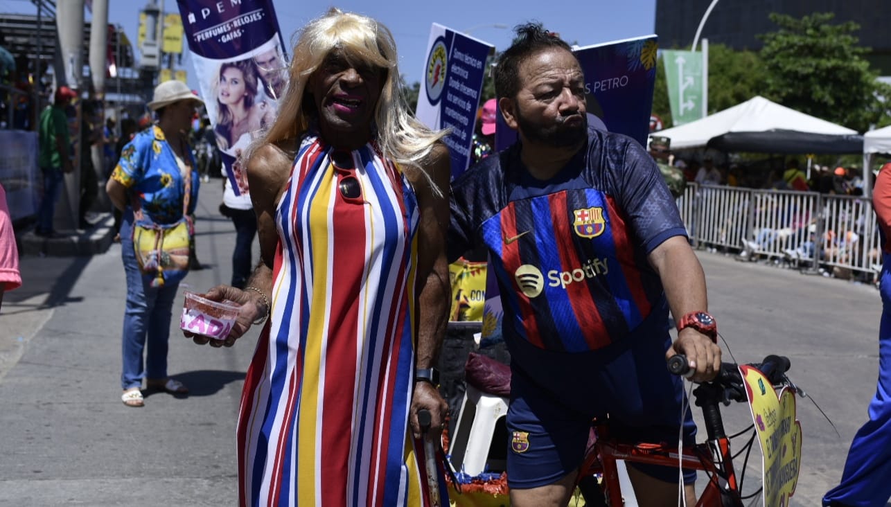 Parodia Piqué y Clara Chía, con los humoristas Bollo 'e yuca y Compae Lencho.