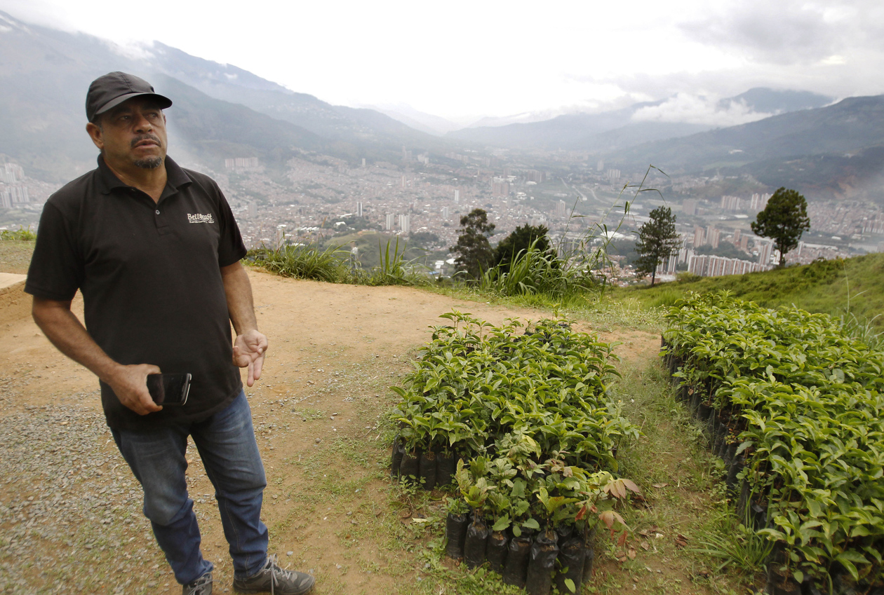 Walter Enrique Patiño, propietario de la finca "Nuevo Cielo".