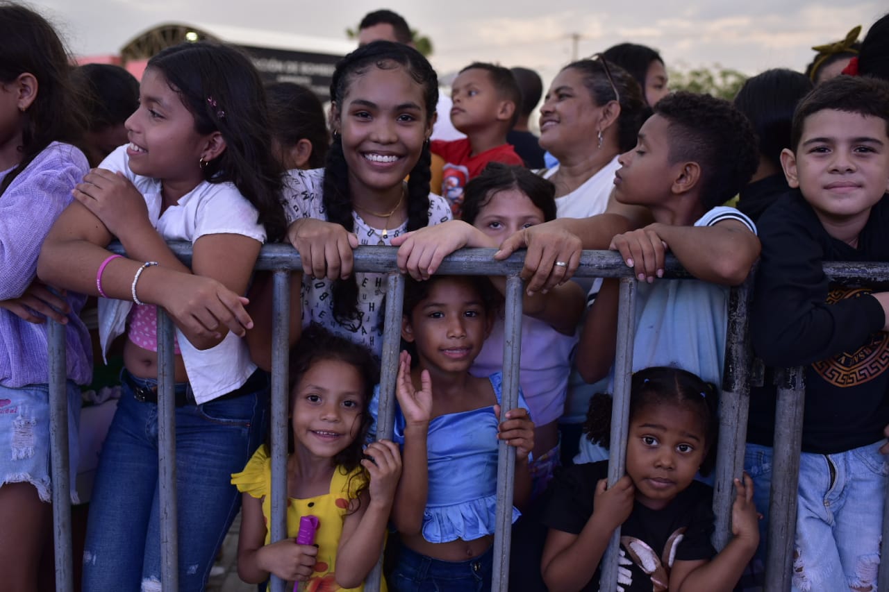 La felicidad de los pequeños en la celebración del Día del Niño en la 'Ventana al Mundo'