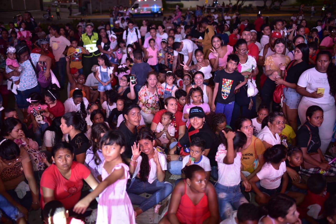 La felicidad de los pequeños en la celebración del Día del Niño en la 'Ventana al Mundo'