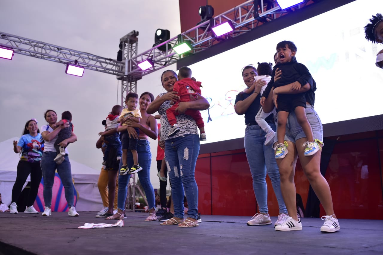 La felicidad de los pequeños en la celebración del Día del Niño en la 'Ventana al Mundo'