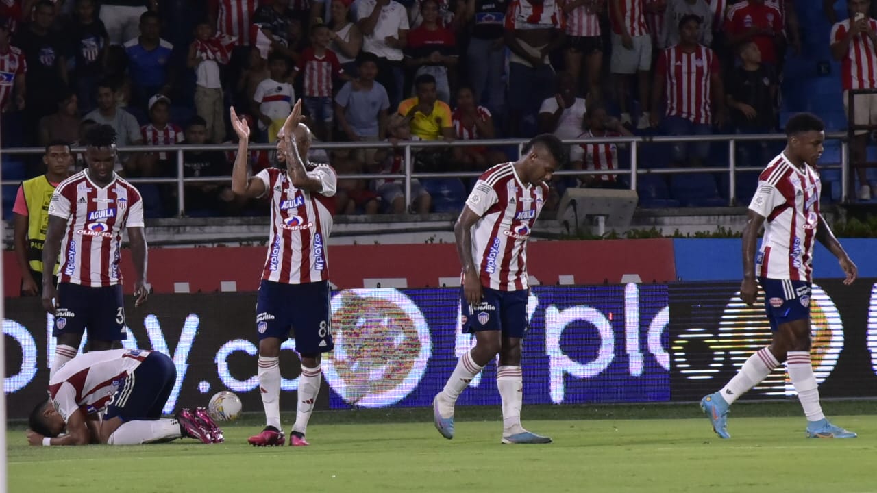 Más de la celebración del gol de Edwin Herrera, que le dio el triunfo al Junior.