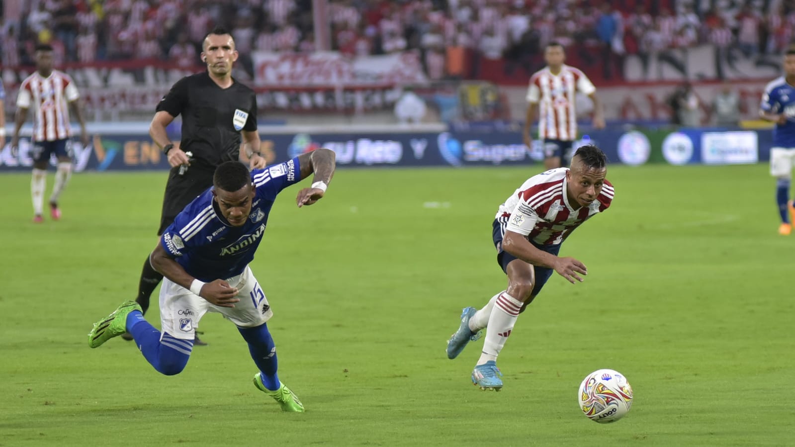 Vladimir Hernández en una jugada del Junior 1 Millos 0