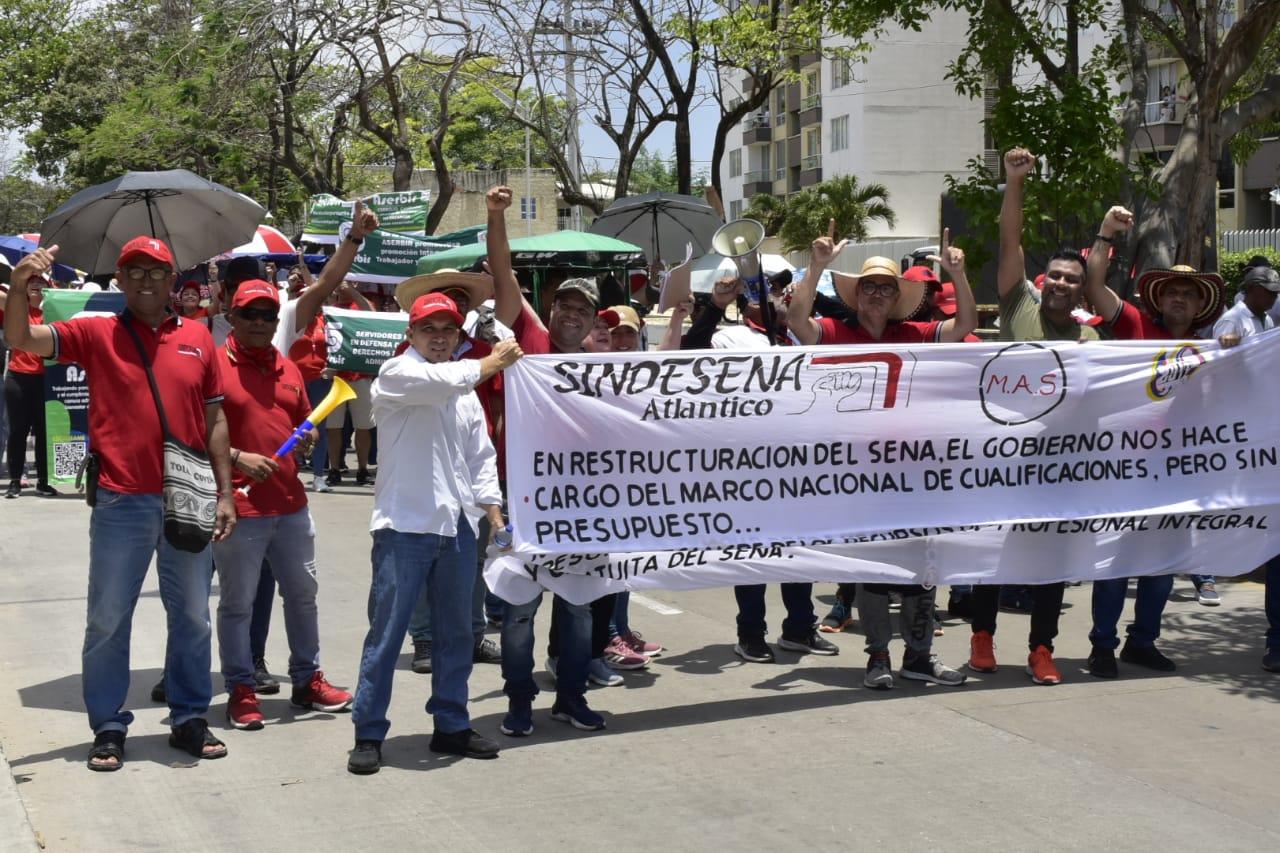 Sindicato del Sena en marcha del Primero de Mayo.