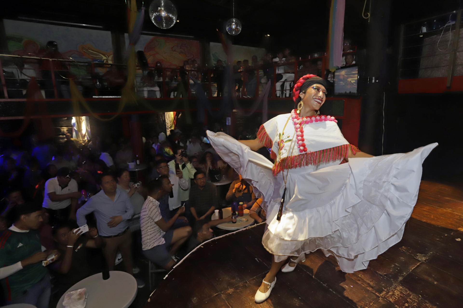 Danza contemporánea por parte de la comunidad lgbtq+