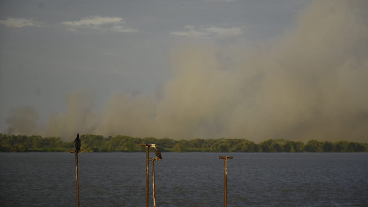 Las quemas volvieron al parque Isla Salamanca y el humo invadió a Barranquilla