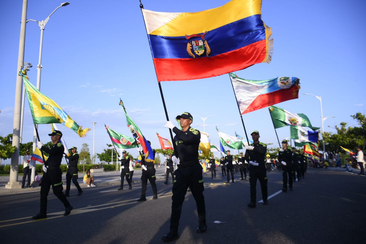 Desfile militar en el Gran Malecón.