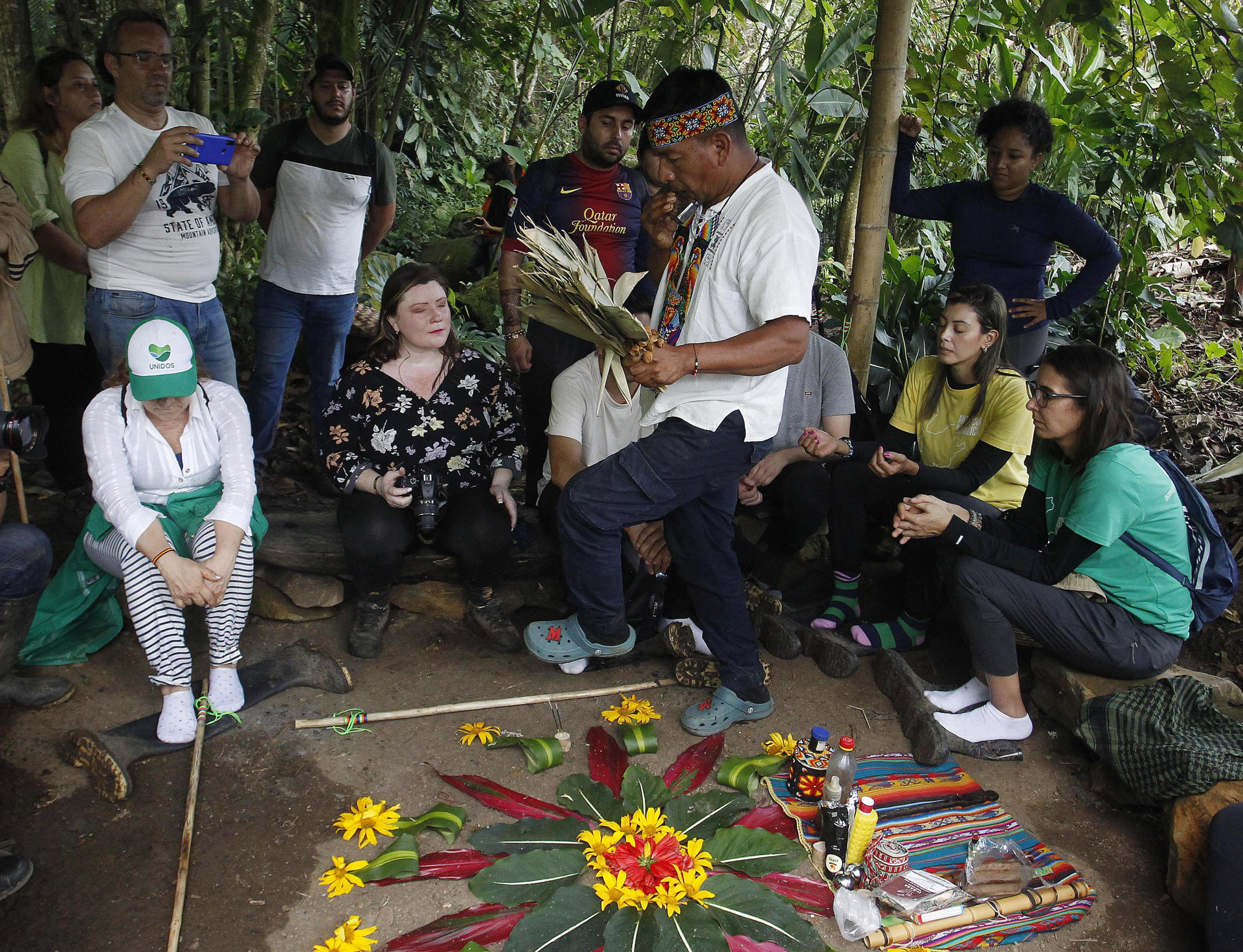 El turista también puede experimentar la pintura facial y corporal.